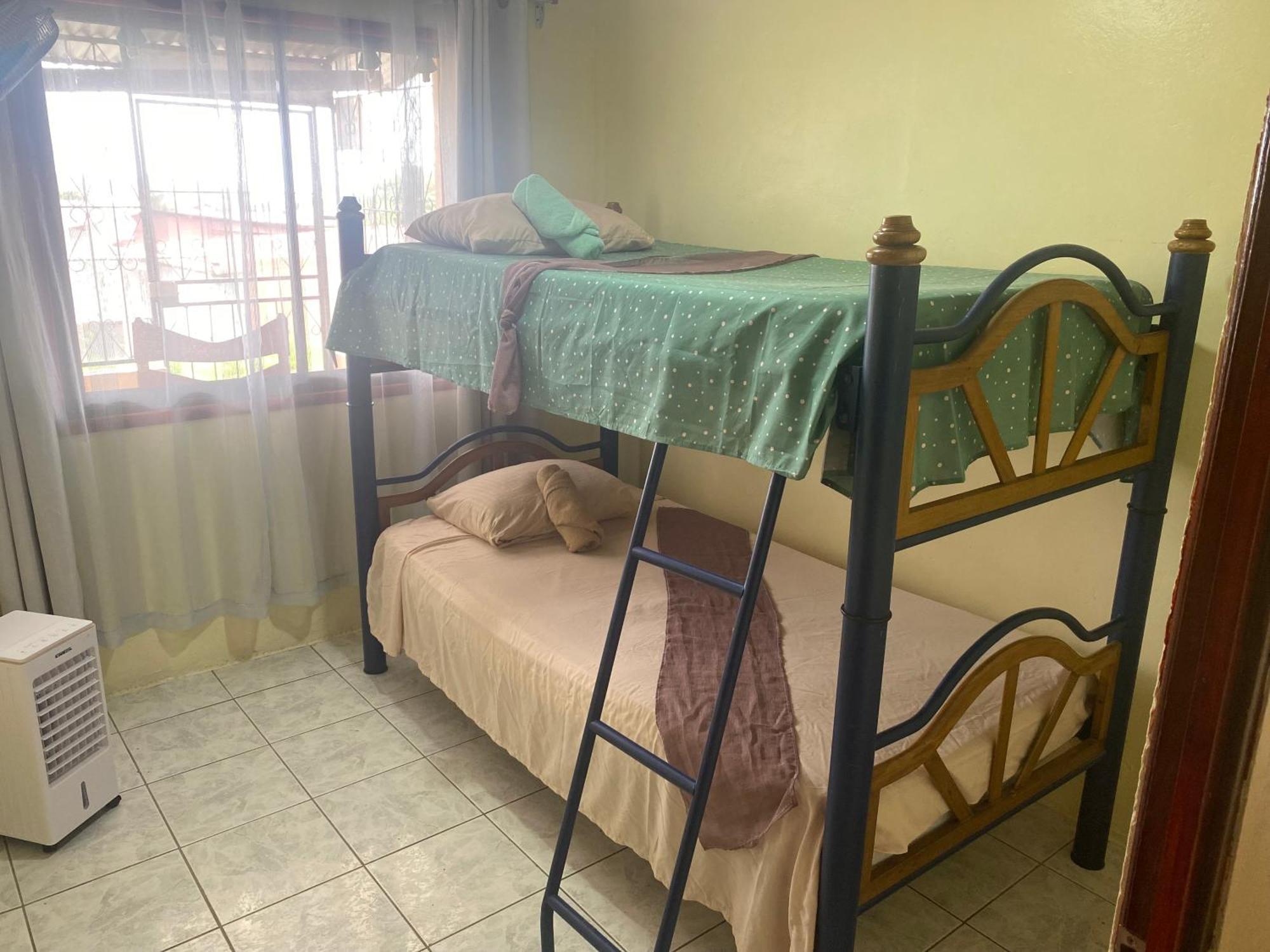 Hostel Casa Marina Puerto Limon Luaran gambar
