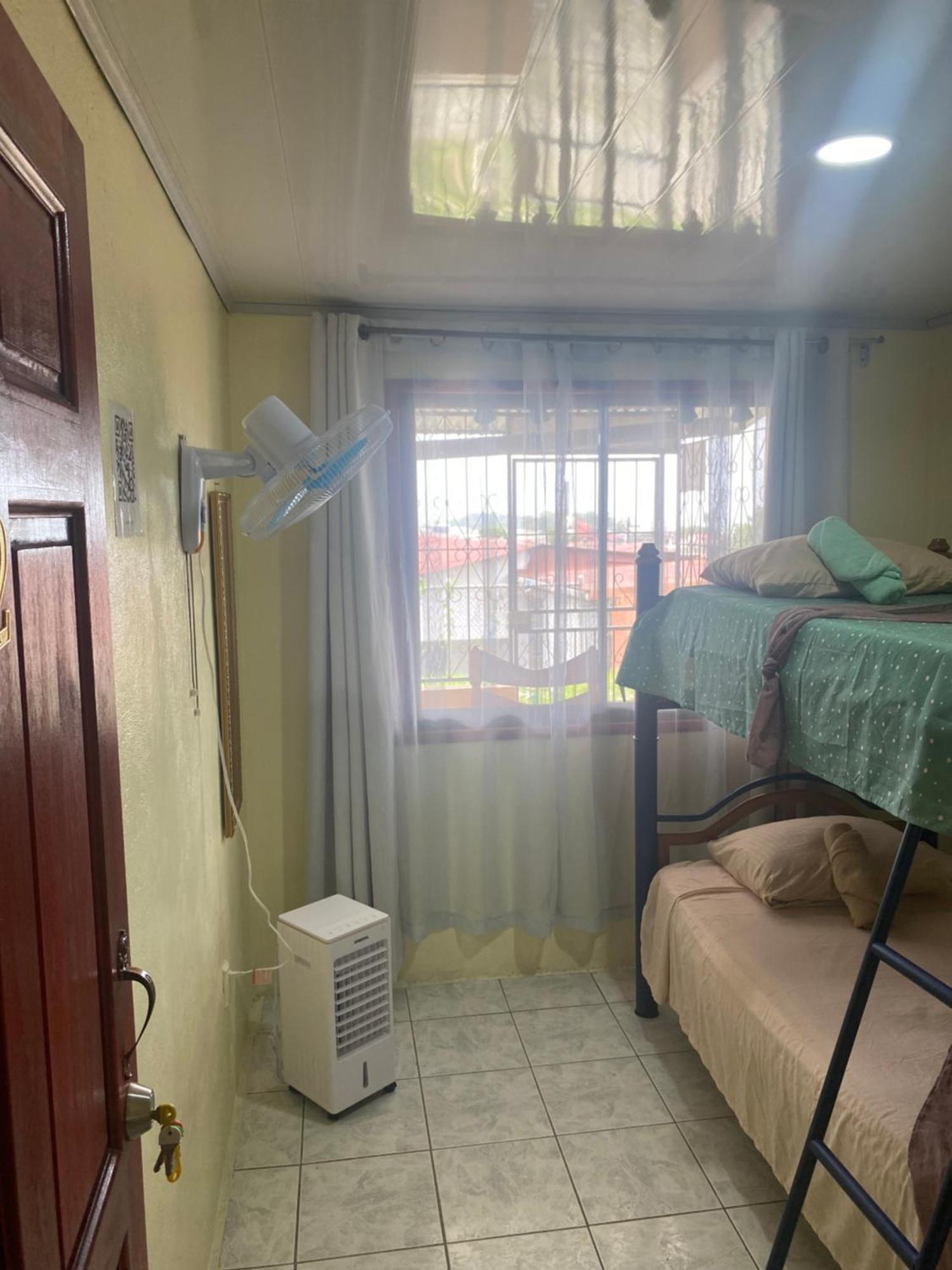 Hostel Casa Marina Puerto Limon Luaran gambar