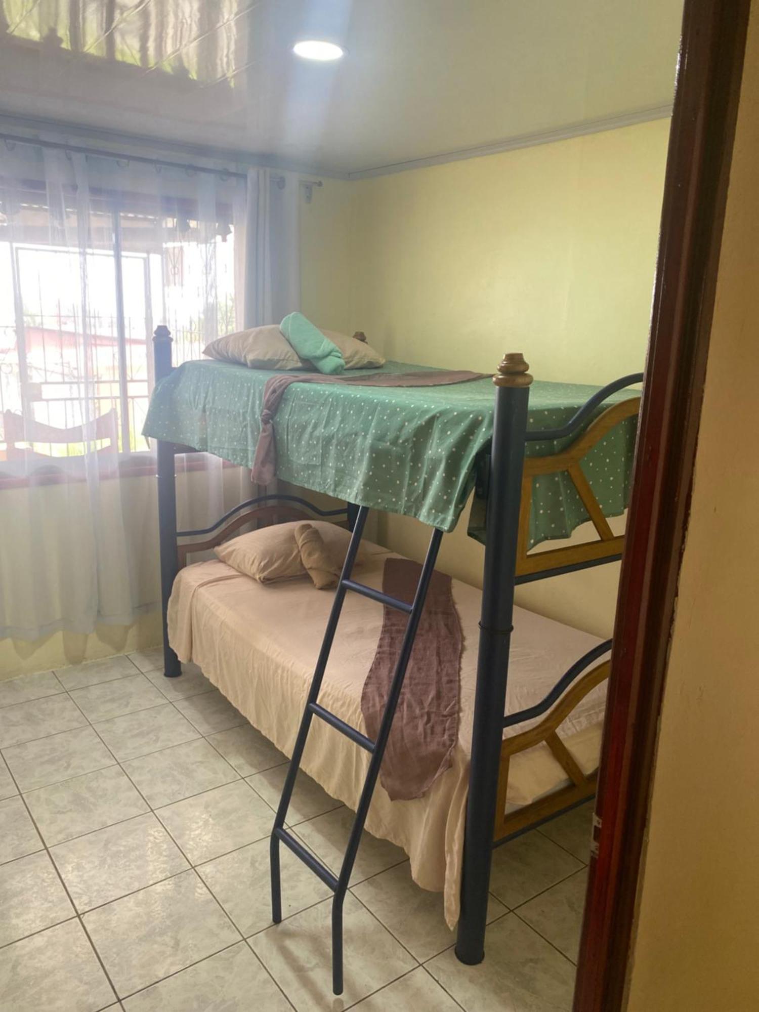 Hostel Casa Marina Puerto Limon Luaran gambar