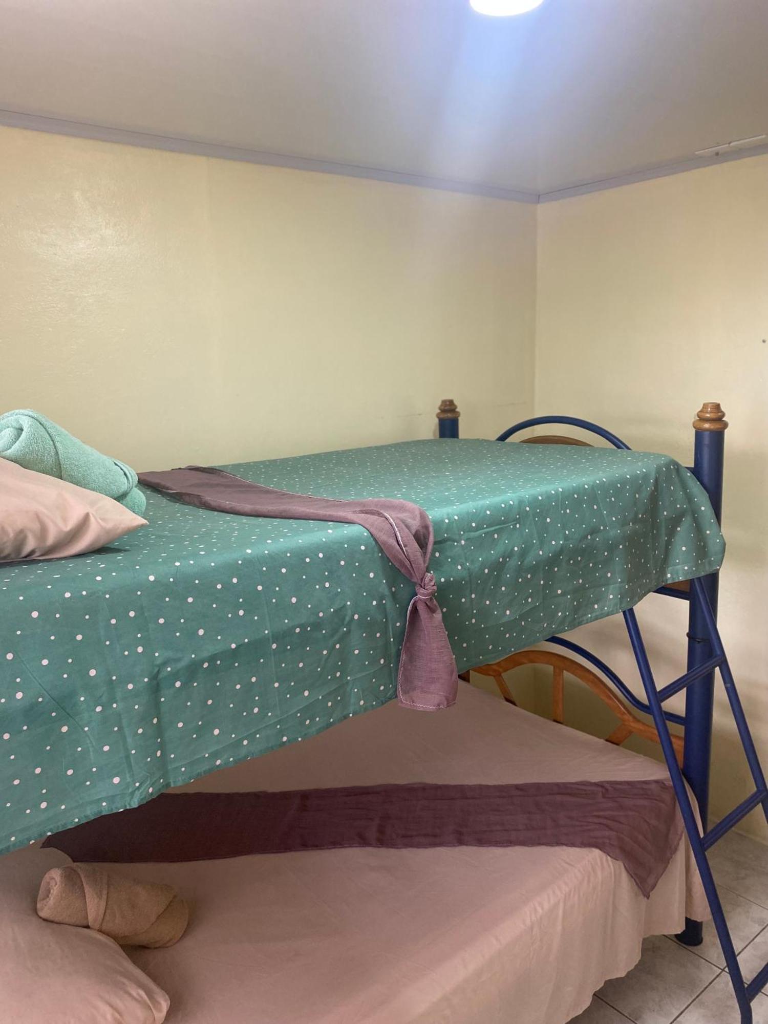 Hostel Casa Marina Puerto Limon Luaran gambar
